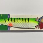 SEÑUELO CUCHARA TOBY 50 GRS VERDE BLANCO RAYAS NEGRAS KARCOUE